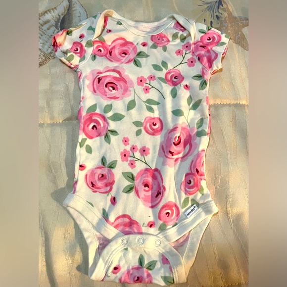 Bundle of 4 Super Sweet Infant Onesies, All New Without Tags! Size 6-9 Months - Picture 4 of 7